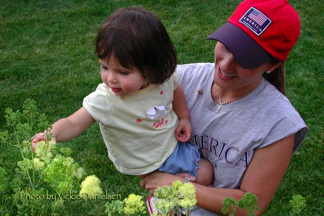bella_and_her_mommy.jpg