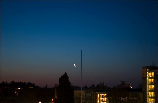 venus_and_the_moon.jpg